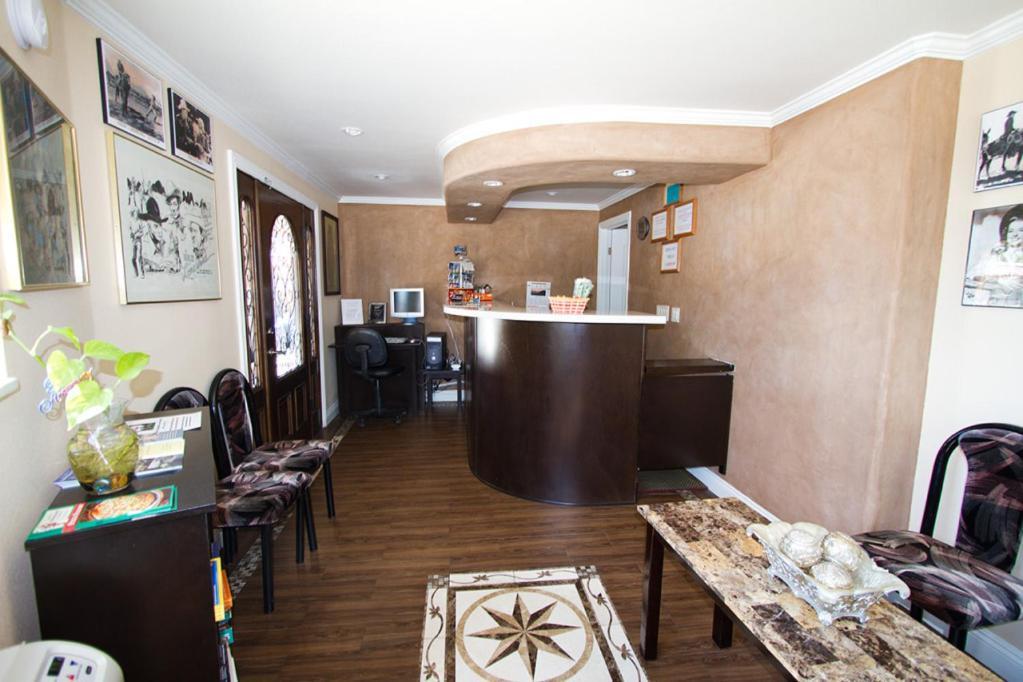 Trails Motel Lone Pine Bagian luar foto