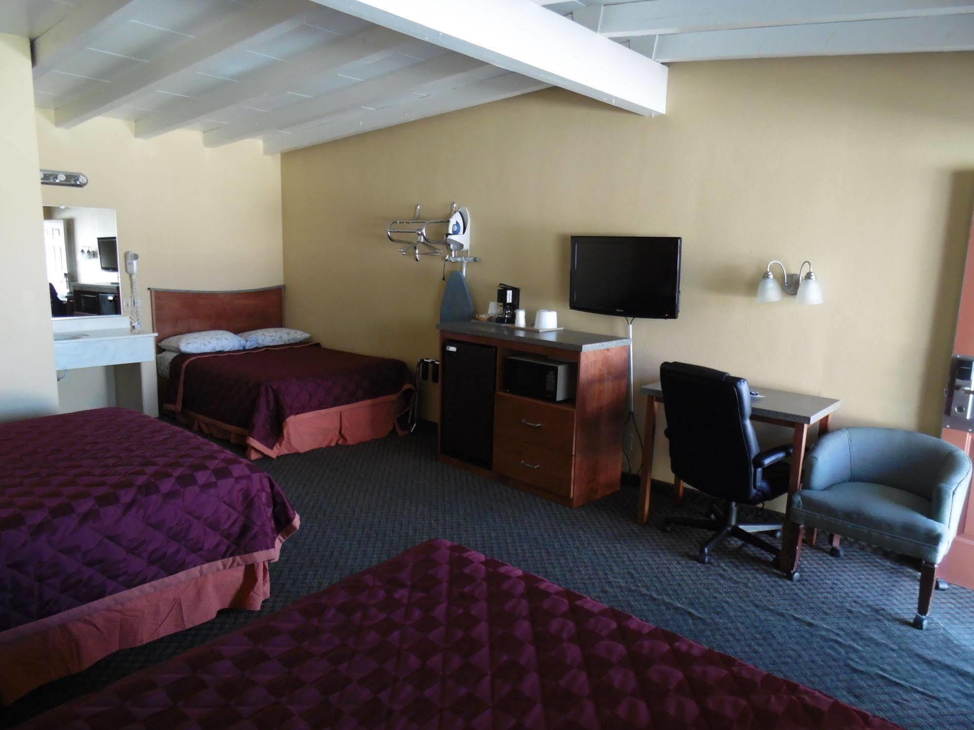 Trails Motel Lone Pine Bagian luar foto