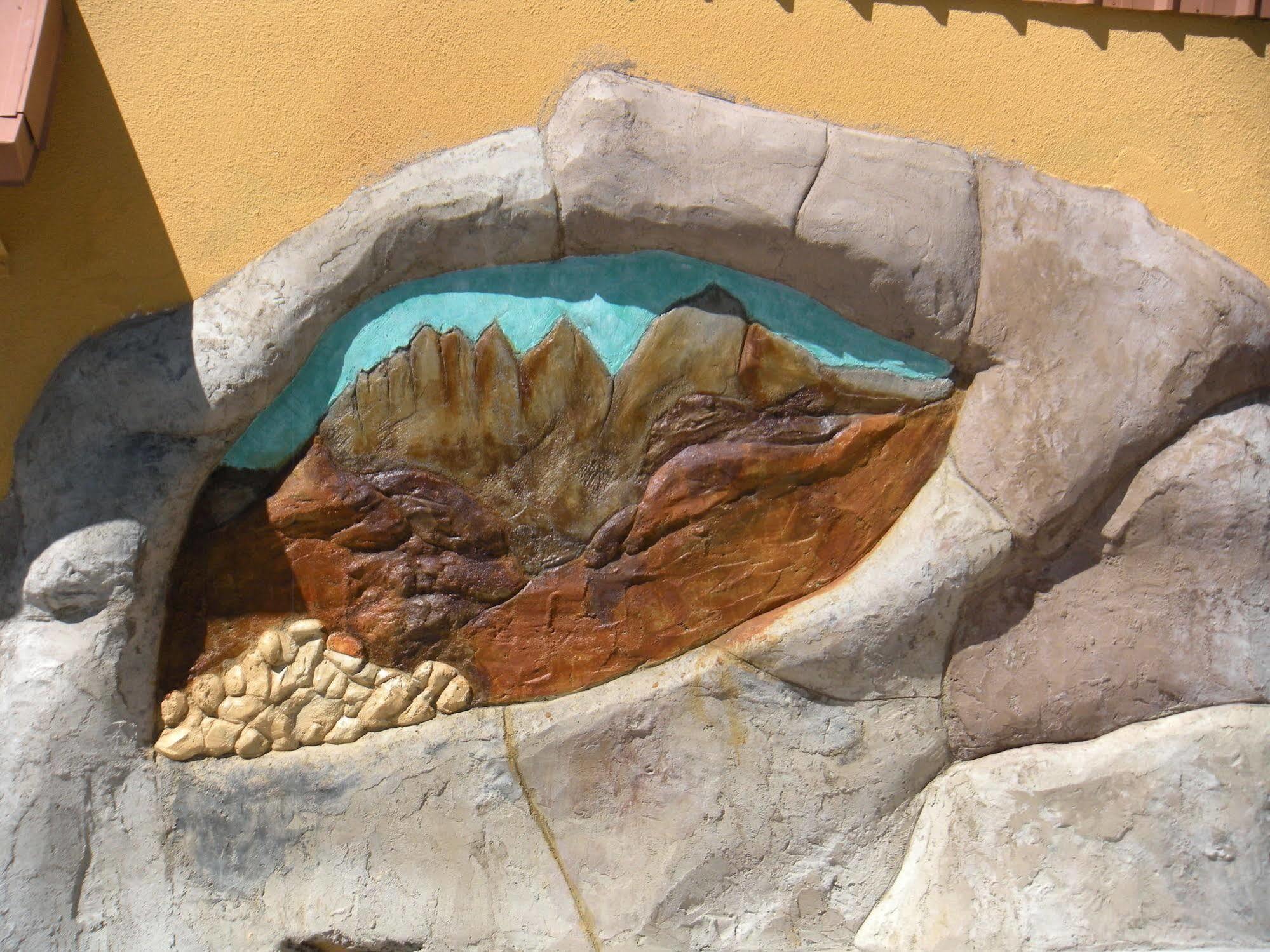 Trails Motel Lone Pine Bagian luar foto