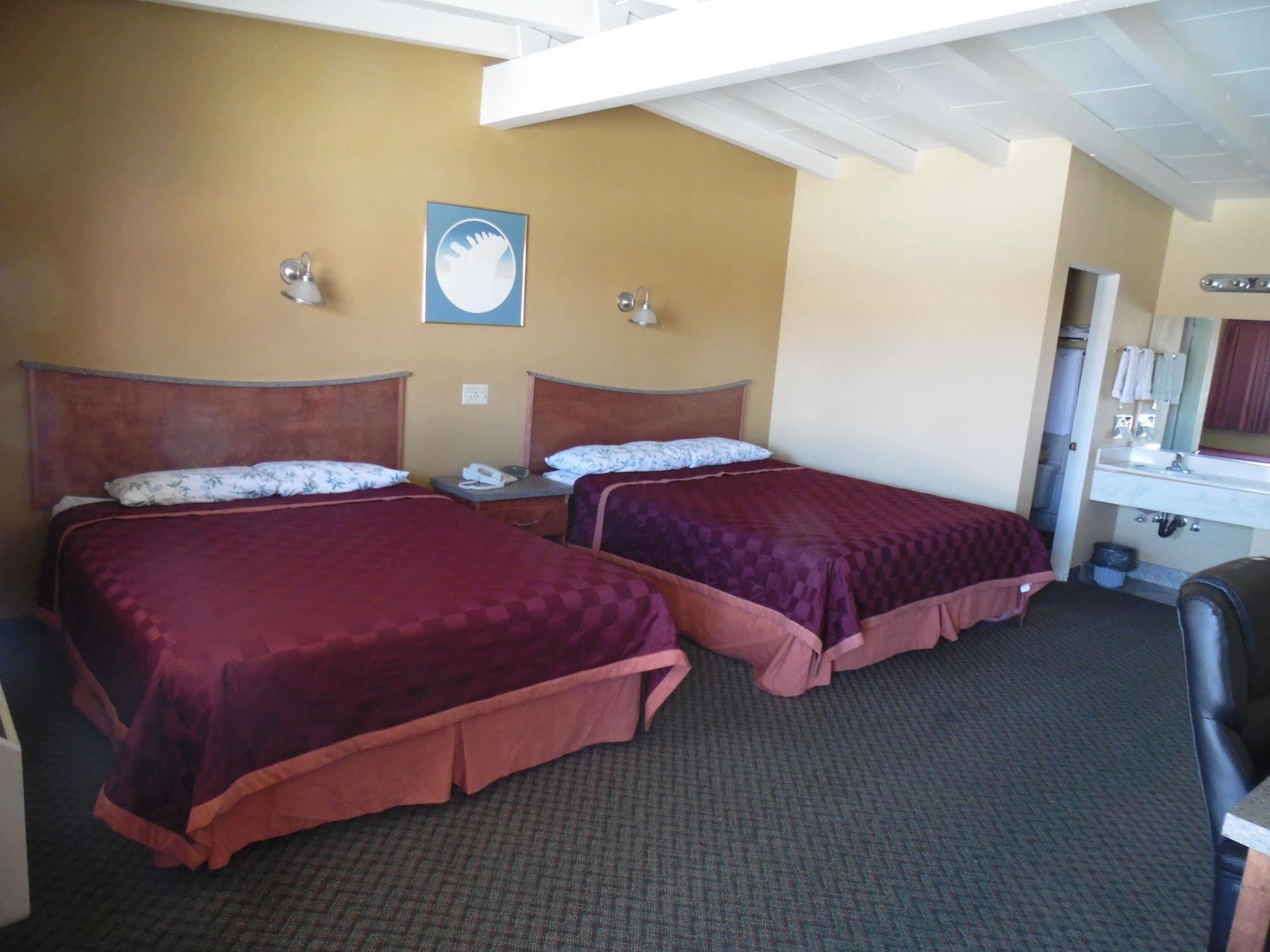 Trails Motel Lone Pine Bagian luar foto