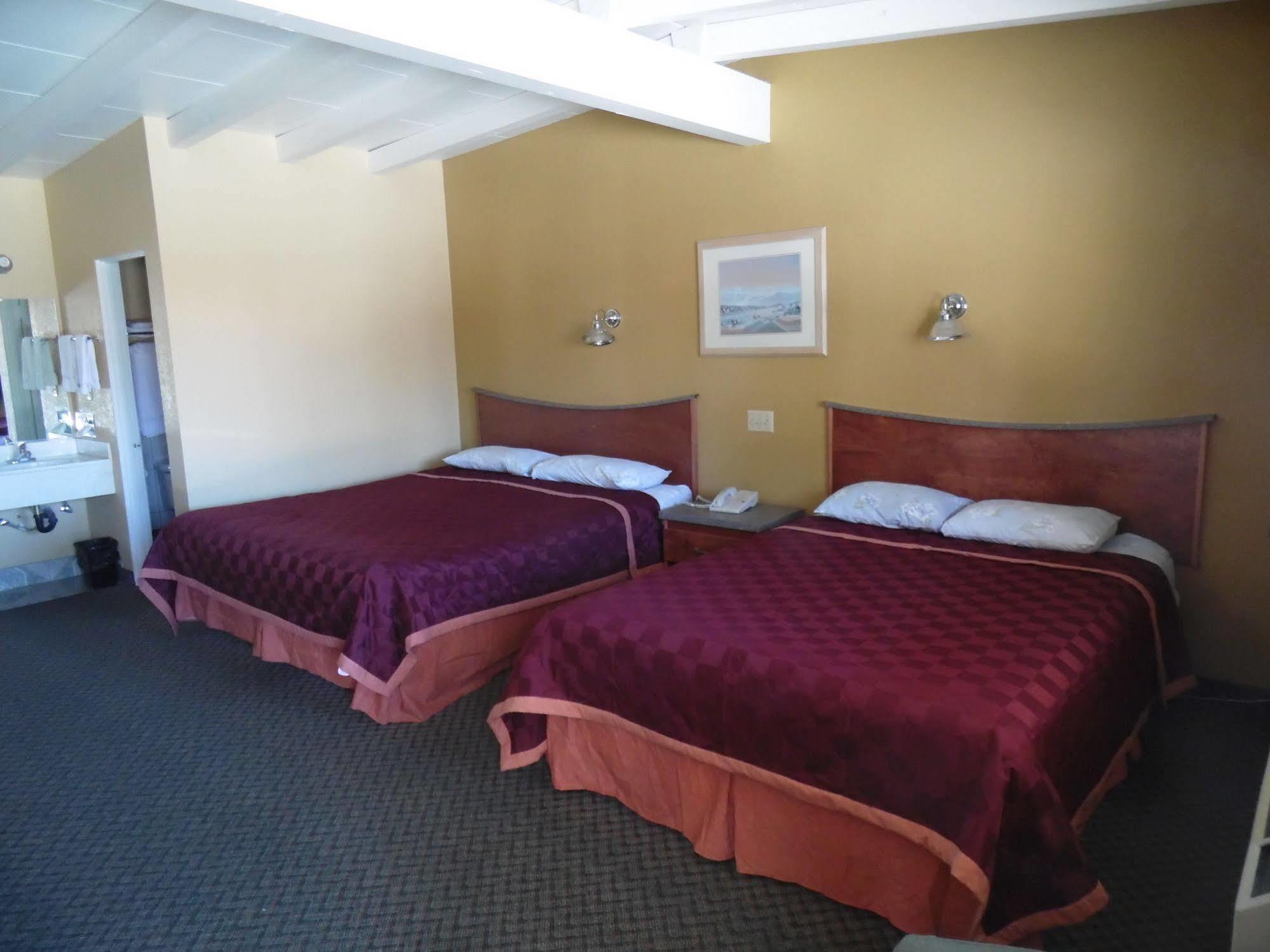 Trails Motel Lone Pine Bagian luar foto