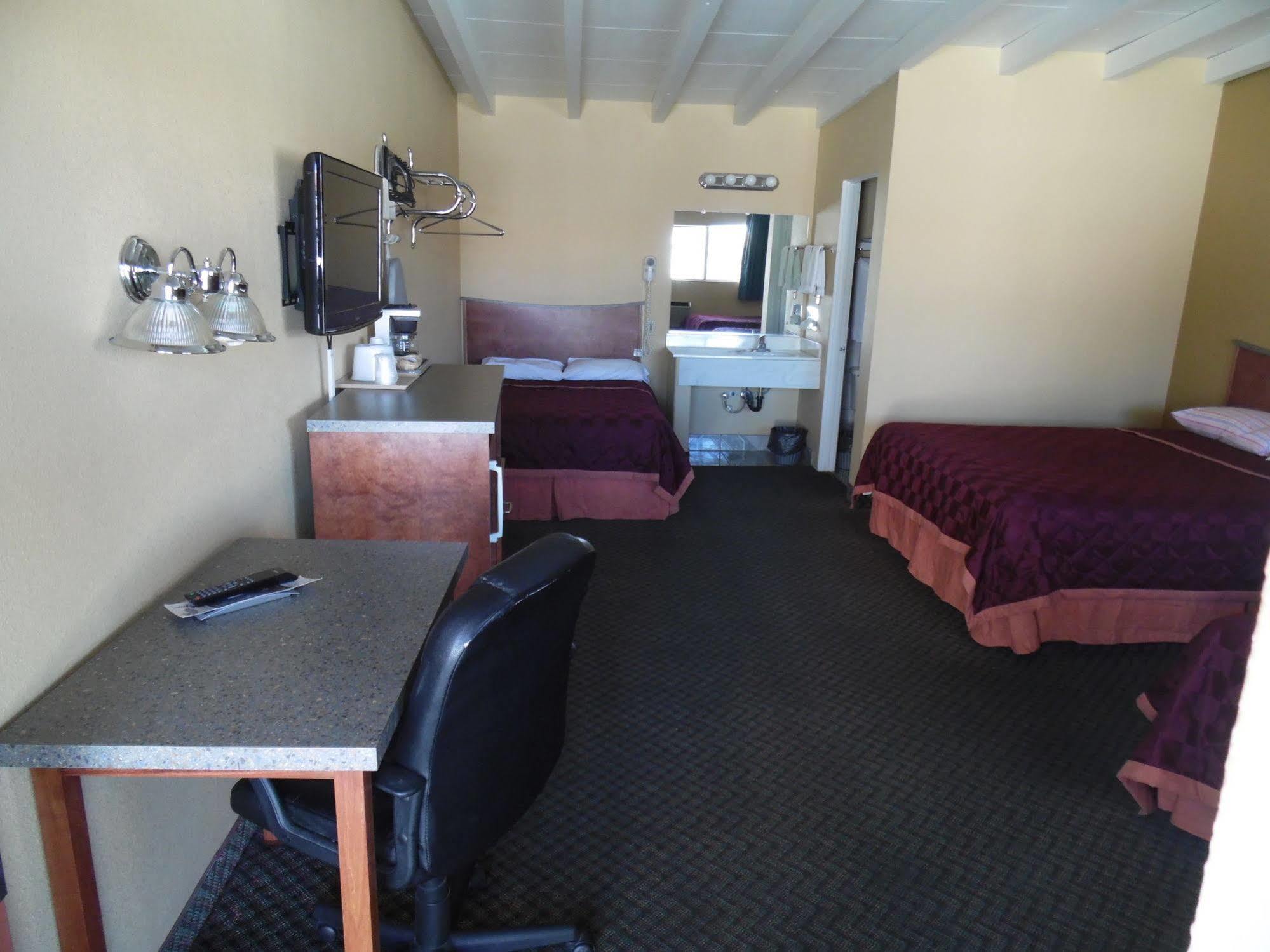 Trails Motel Lone Pine Bagian luar foto