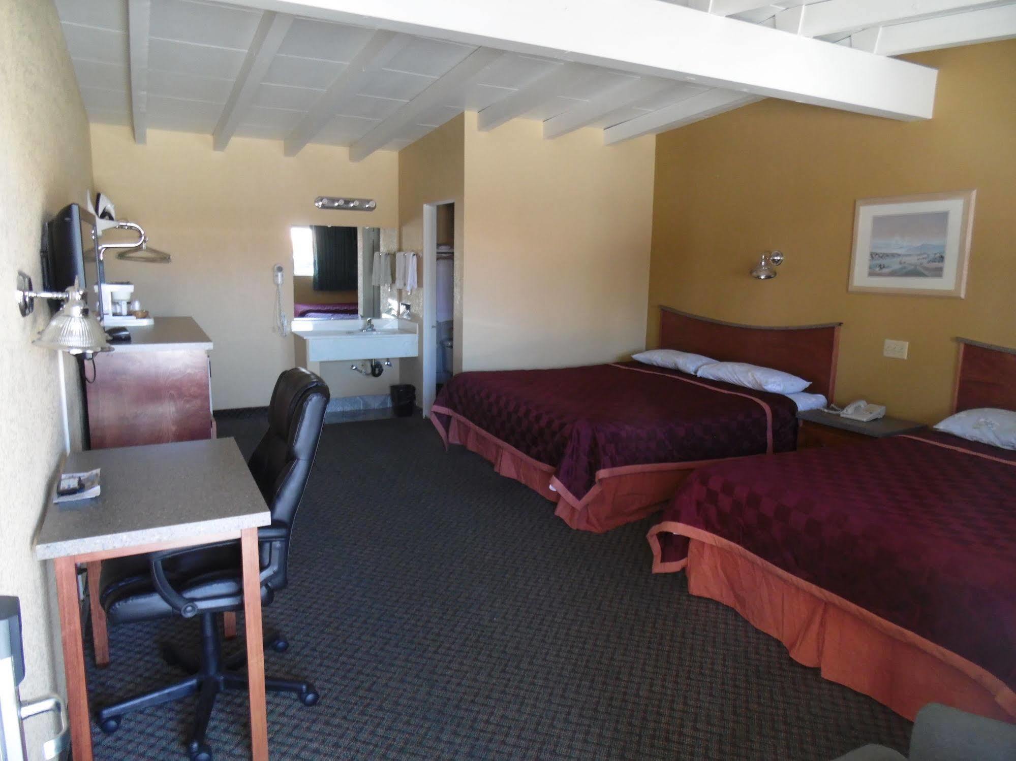 Trails Motel Lone Pine Bagian luar foto
